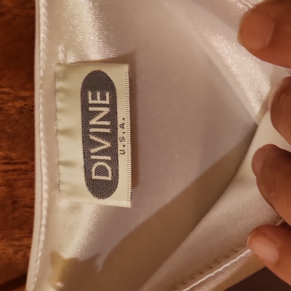 Y2K DIVINE Fitted Tank w/ Silver metal Butterflies on straps - Picture 4 of 9